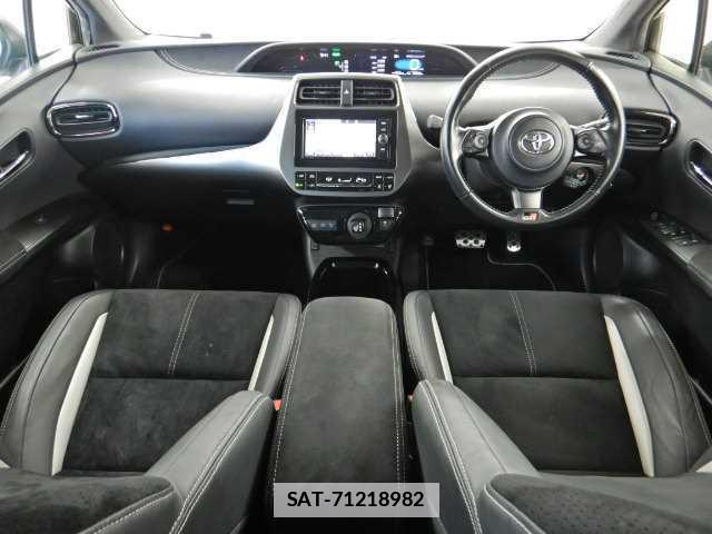 Toyota PRIUS PHV 2018-03 7810867-2