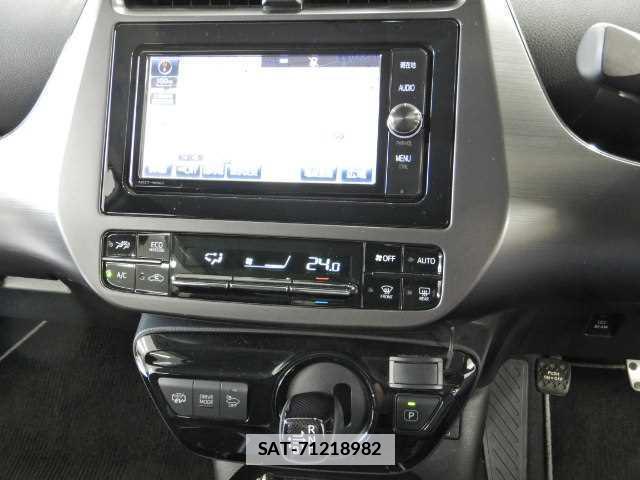 Toyota PRIUS PHV 2018-03 7810867-3