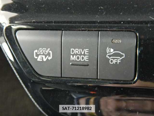 Toyota PRIUS PHV 2018-03 7810867-5