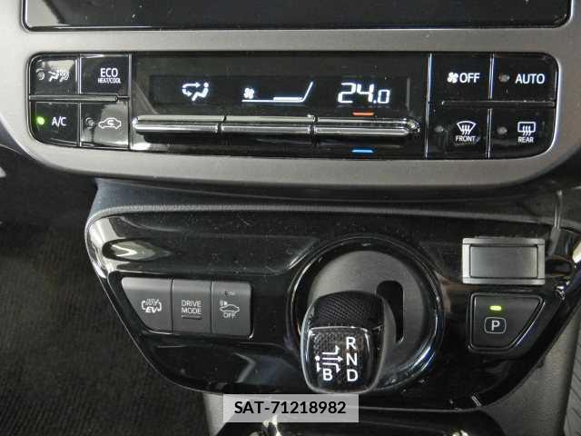 Toyota PRIUS PHV 2018-03 7810867-8