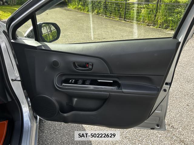 Toyota PRIUS 2021-05 7793776-19