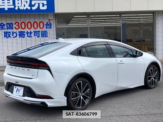 Toyota PRIUS 2023-09 7794806-16