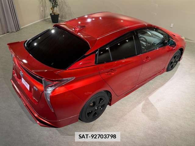 Toyota PRIUS 2016-10 7795374-13