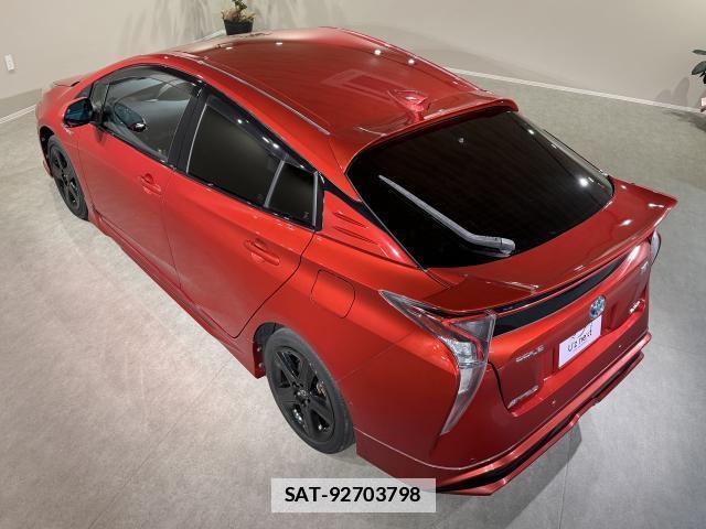 Toyota PRIUS 2016-10 7795374-14