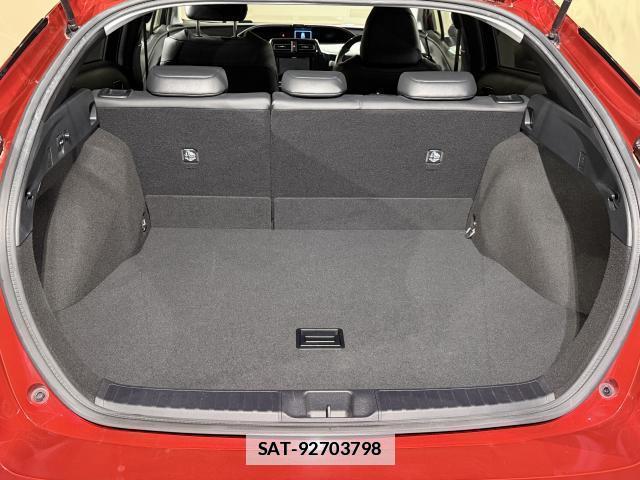Toyota PRIUS 2016-10 7795374-18