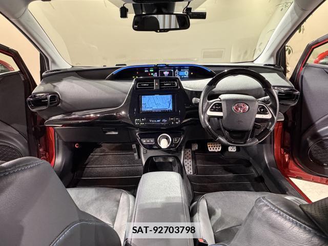Toyota PRIUS 2016-10 7795374-2