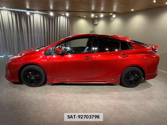 Toyota PRIUS 2016-10 7795374-3