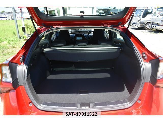 Toyota PRIUS 2021-06 7796518-16
