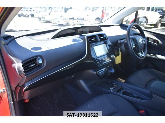 Toyota PRIUS 2021-06 7796518-17
