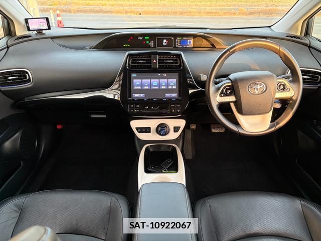 Toyota PRIUS 2015-12 7796805-2