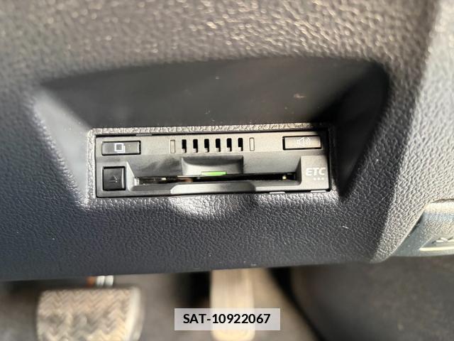 Toyota PRIUS 2015-12 7796805-6