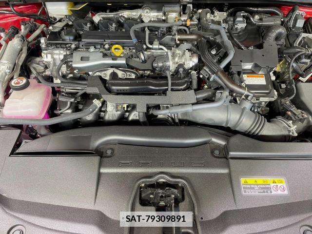 Toyota PRIUS 2024-03 7796924-17