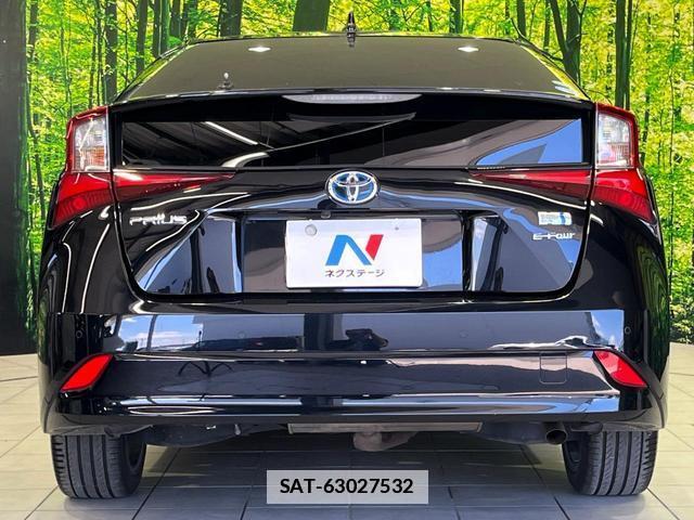 Toyota PRIUS 2019-12 7797453-14