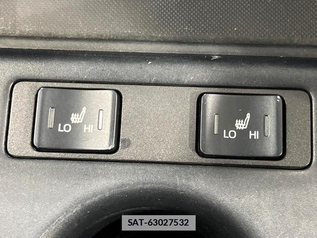 Toyota PRIUS 2019-12 7797453-6