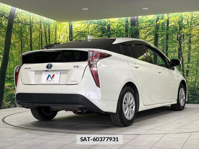 Toyota PRIUS 2018-09 7797504-16