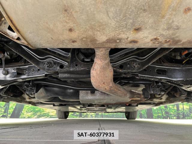 Toyota PRIUS 2018-09 7797504-18