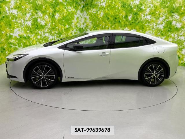 Toyota PRIUS 2023-02 7797663-1