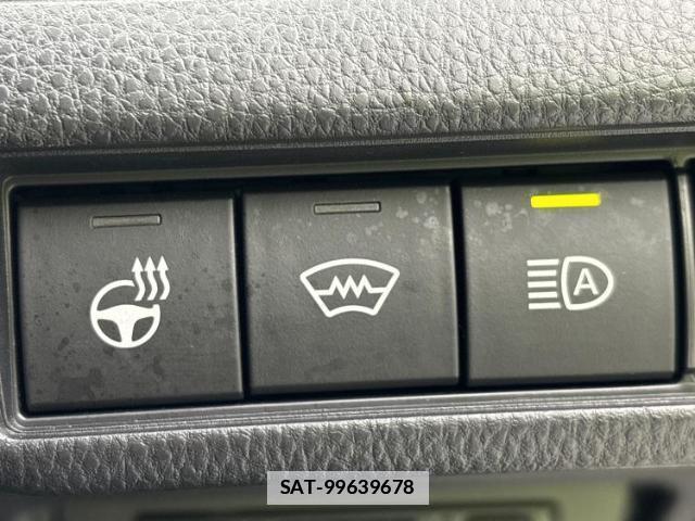 Toyota PRIUS 2023-02 7797663-14
