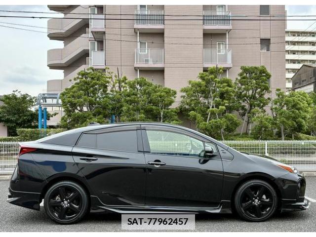 Toyota PRIUS 2022-03 7798676-3
