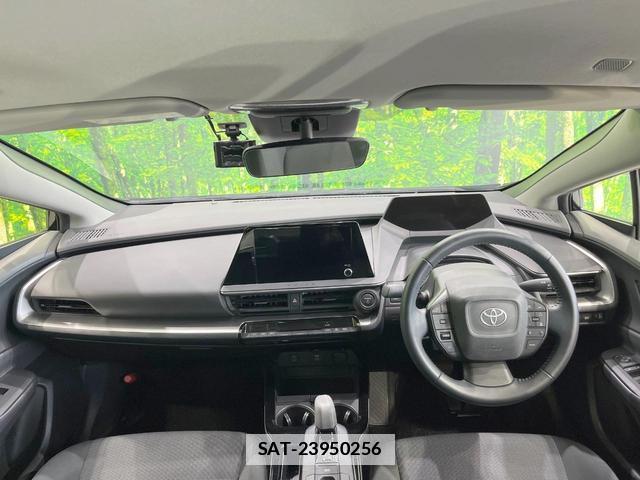Toyota PRIUS 2023-09 7799386-1