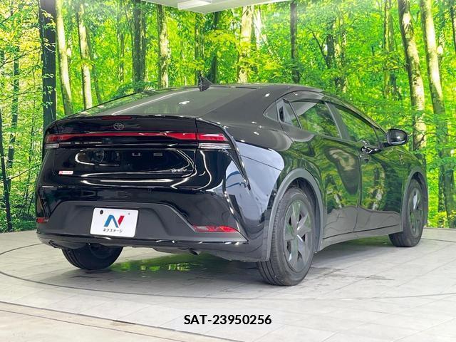 Toyota PRIUS 2023-09 7799386-16