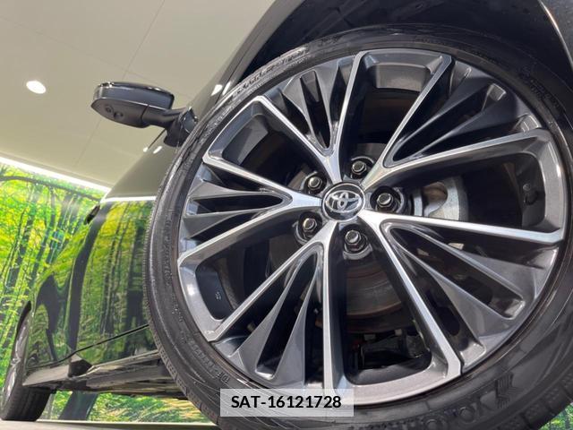 Toyota PRIUS 2023-04 7799837-12