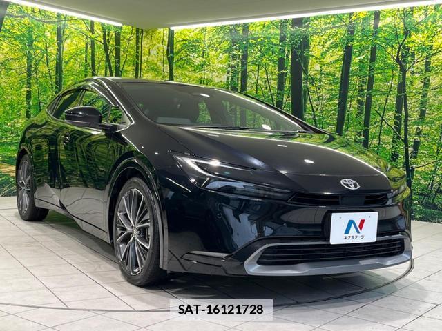 Toyota PRIUS 2023-04 7799837-15