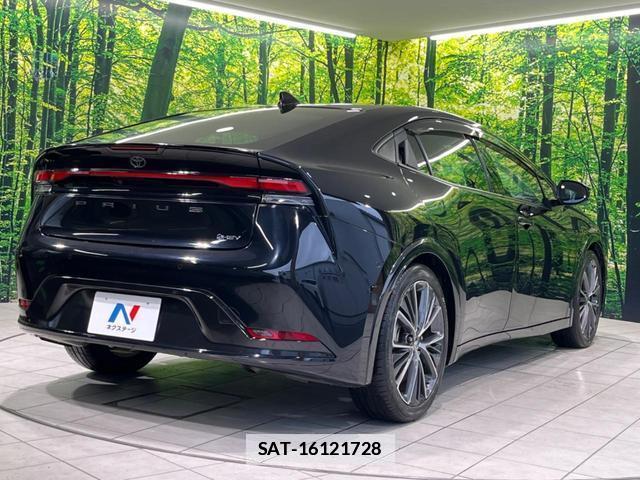 Toyota PRIUS 2023-04 7799837-16