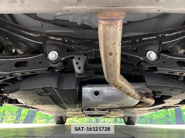 Toyota PRIUS 2023-04 7799837-18