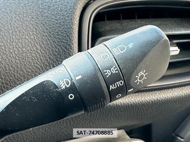 Toyota PRIUS 2016-06 7800051-19