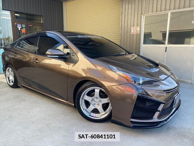 Toyota PRIUS 2017-04 7800781-14