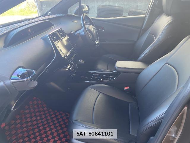 Toyota PRIUS 2017-04 7800781-5