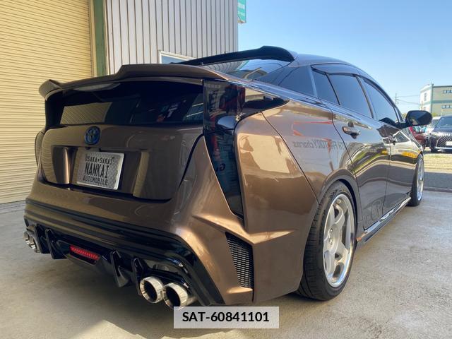 Toyota PRIUS 2017-04 7800781-9