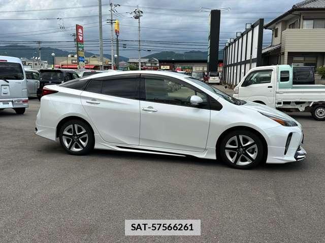 Toyota PRIUS 2022-03 7801172-5