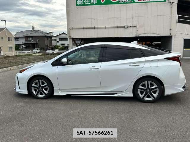 Toyota PRIUS 2022-03 7801172-9