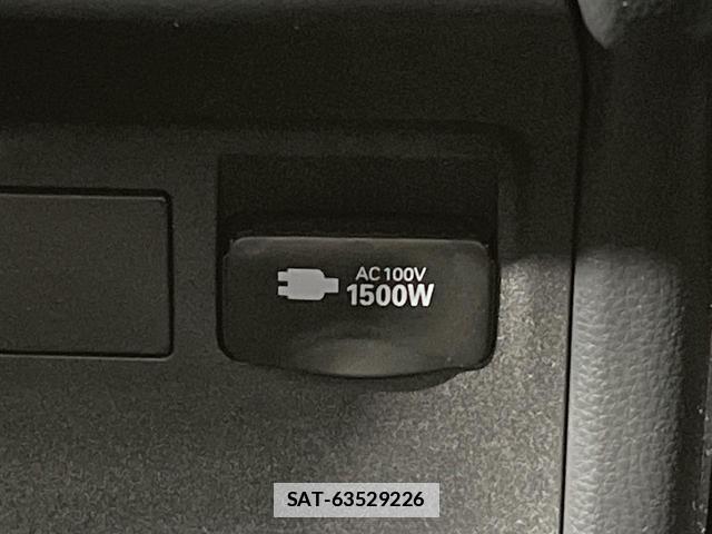 Toyota PRIUS 2024-03 7801560-3