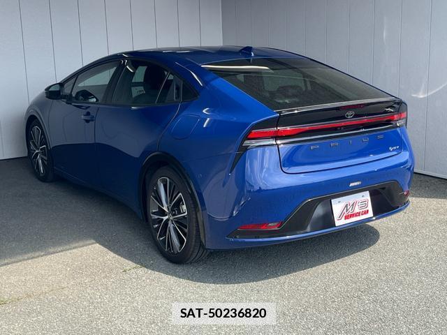 Toyota PRIUS 2023-06 7801875-3