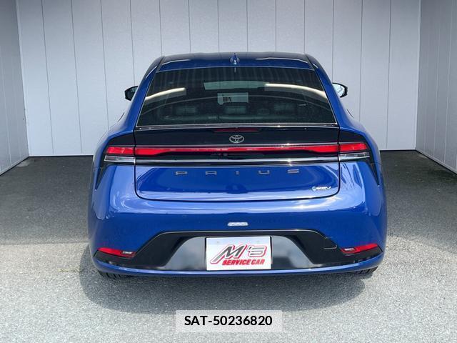 Toyota PRIUS 2023-06 7801875-9