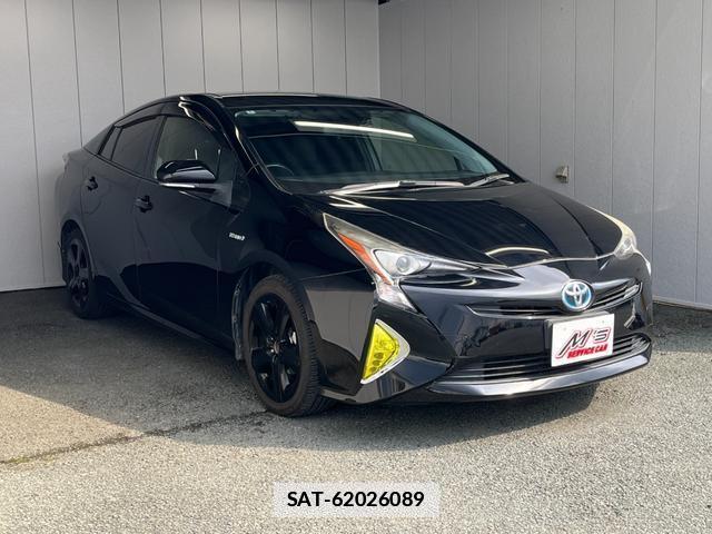 Toyota PRIUS 2016-06 7801934-1