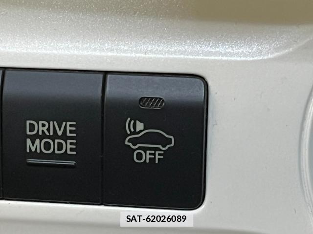 Toyota PRIUS 2016-06 7801934-18