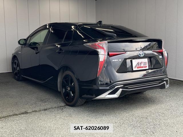 Toyota PRIUS 2016-06 7801934-3