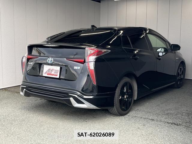 Toyota PRIUS 2016-06 7801934-4