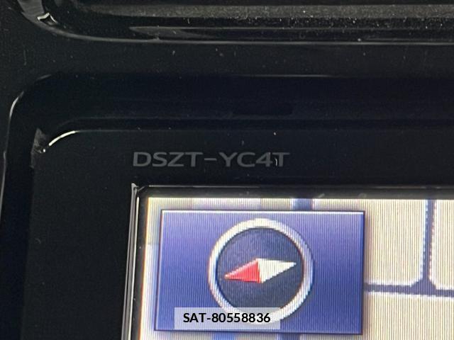 Toyota PRIUS 2017-02 7801935-12