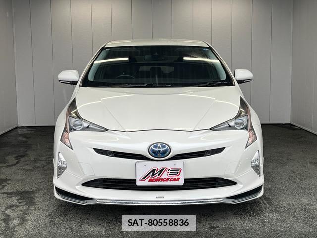 Toyota PRIUS 2017-02 7801935-4
