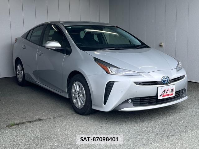Toyota PRIUS 2021-04 7801945-1