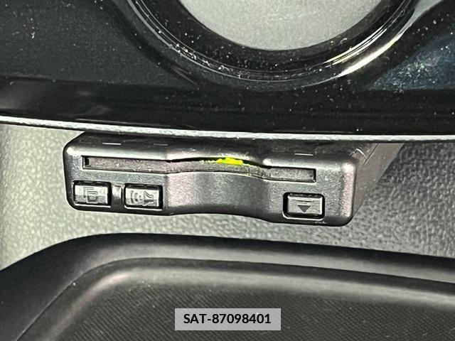 Toyota PRIUS 2021-04 7801945-12