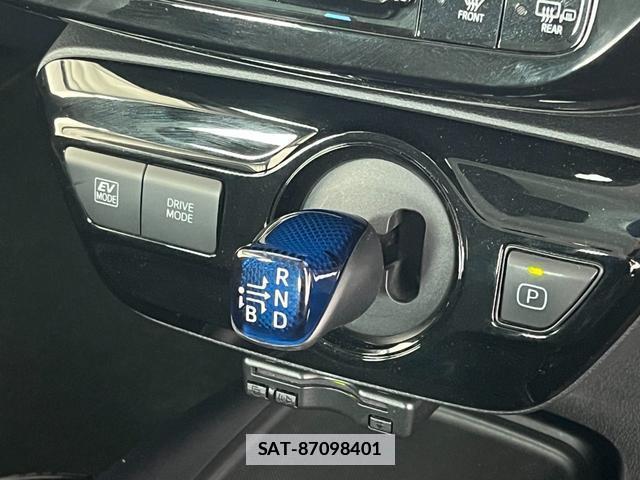 Toyota PRIUS 2021-04 7801945-15