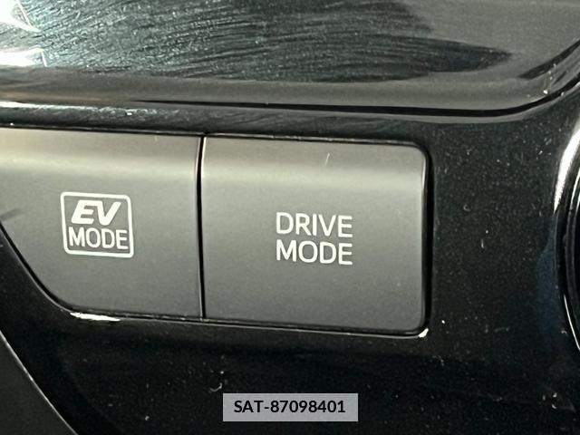 Toyota PRIUS 2021-04 7801945-17