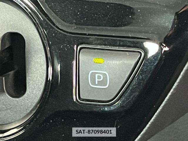 Toyota PRIUS 2021-04 7801945-18