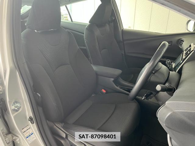 Toyota PRIUS 2021-04 7801945-6